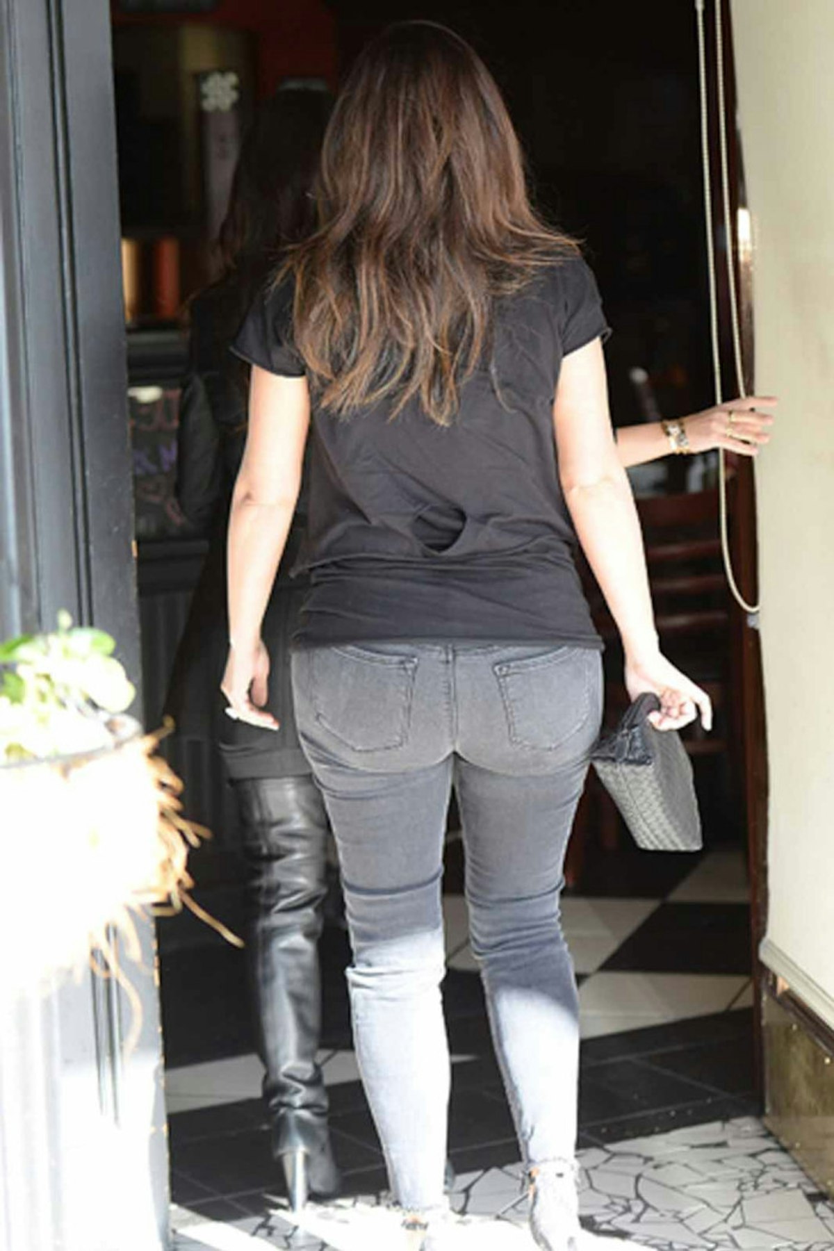 EXCLUSIVE Kim Kardashian s Butt Is All Her Says Paper Editor Grazia exclusive-kim-kardashian-s-butt-is-all-her-says-paper-editor-grazia